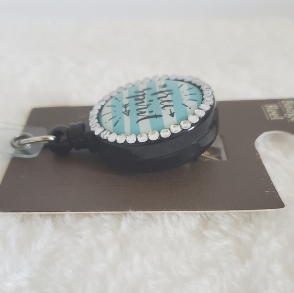 Free Spirit Retractable Arrow Bling Rhinstone Embellished ID Badge Reel NWT - Picture 7 of 9